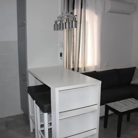 Apartman Sea Hideaway Walk To & Bus To Split *