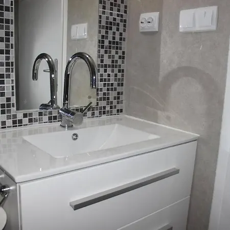 Apartman Sea Hideaway Walk To & Bus To Split
