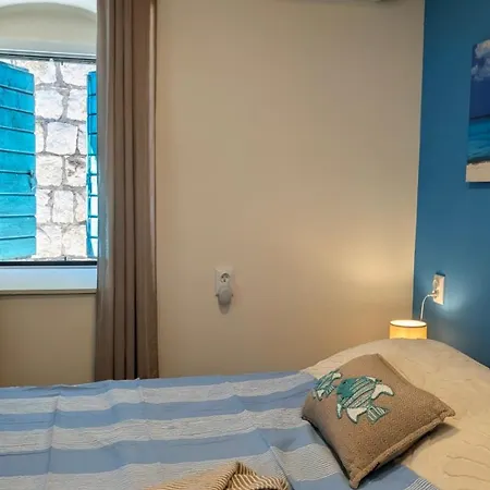 Sea Hideaway Walk To & Bus To Split 아파트